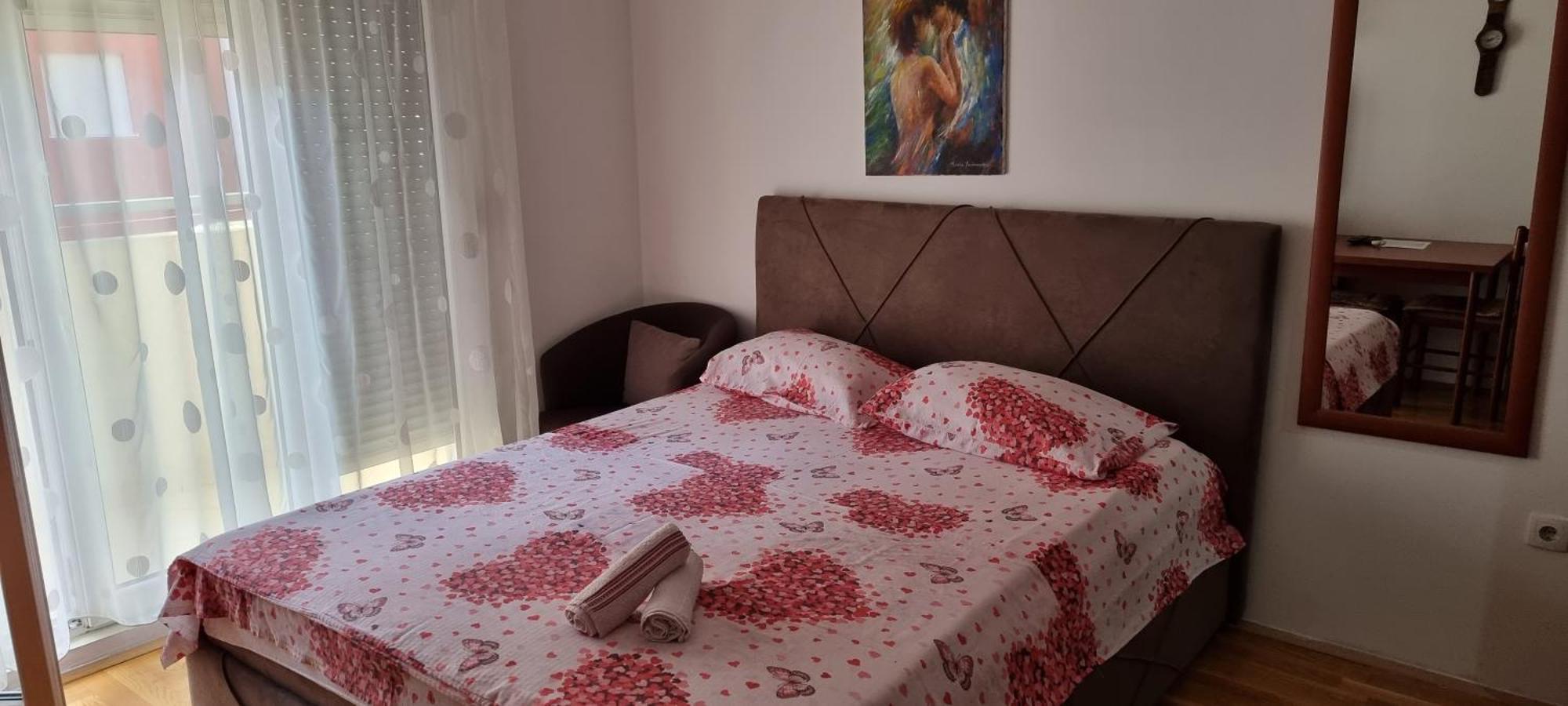 Naki Apartmani Podgorica Rum bild