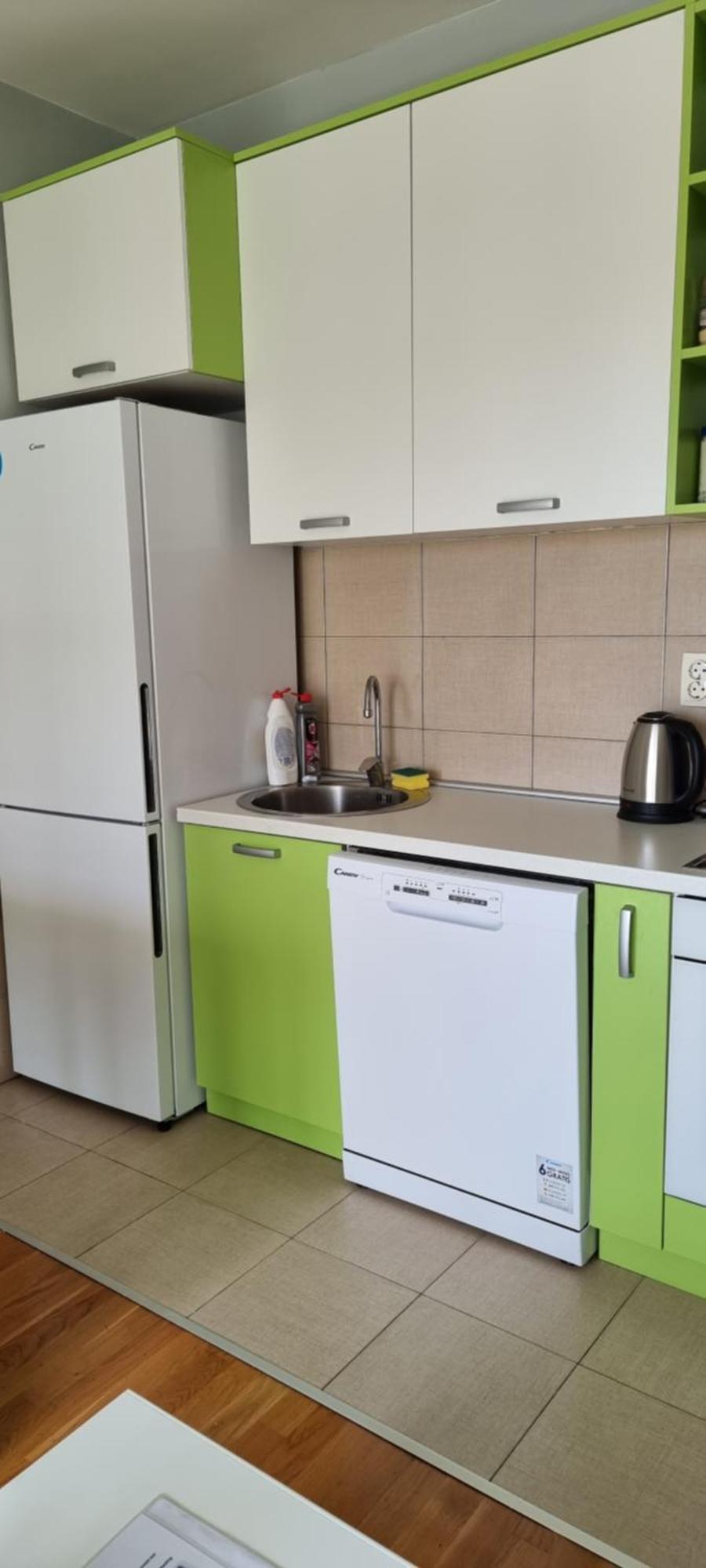 Naki Apartmani Podgorica Rum bild