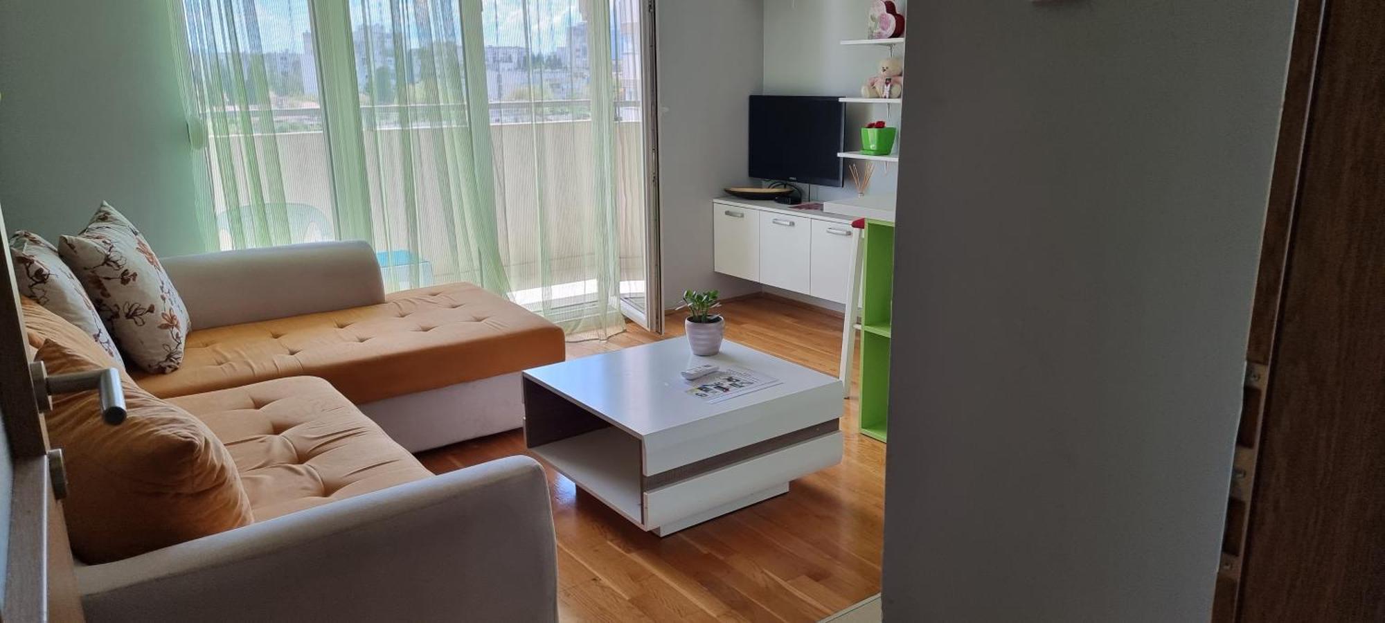 Naki Apartmani Podgorica Rum bild