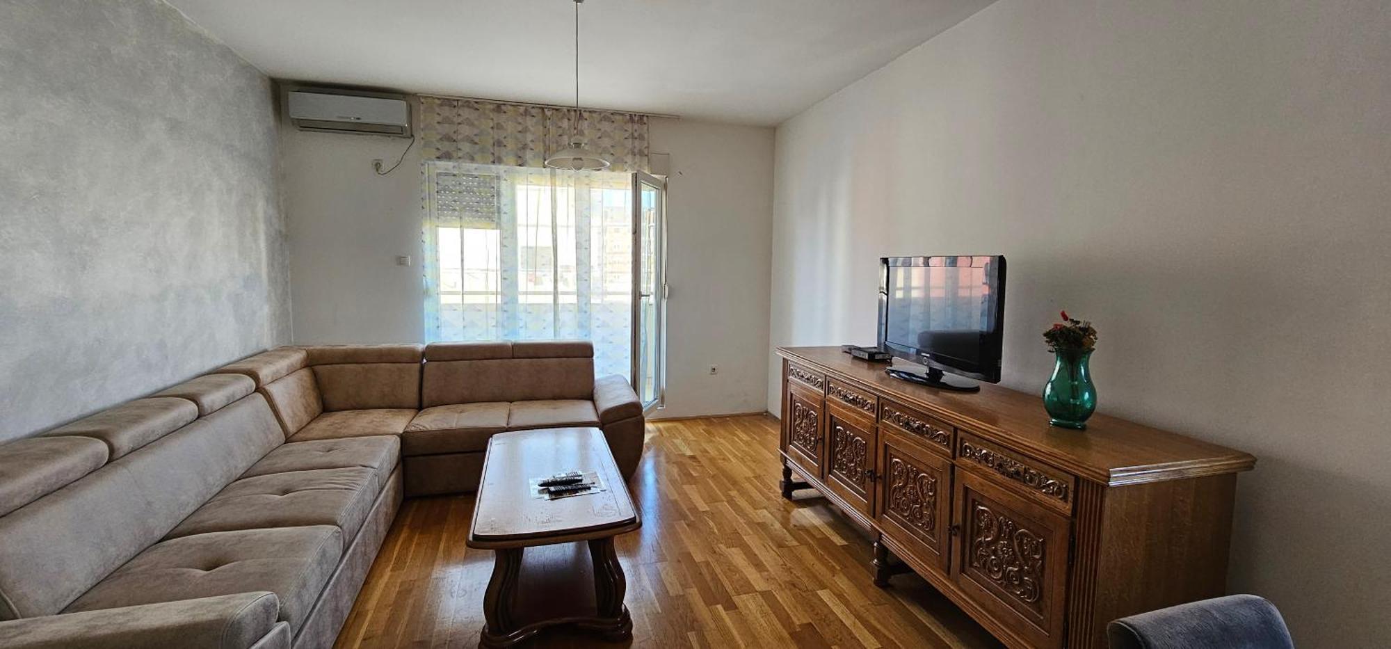 Naki Apartmani Podgorica Rum bild